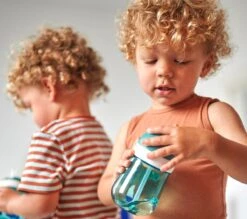 Mepal Mio – Rietjesbeker 300 Ml – Gegarandeerd Lekvrij – Deep Pink – Ideaal Voor Onderweg – Drinkbeker Kinderen -Mepal 1200x1062