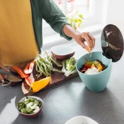 Mepal – Afvalbakje Calypso – Afvalbakje Voor Op Het Aanrecht - 2.2 Liter – Nordic Green – Grote Vulopening – Gemakkelijk Te Reinigen 10 Mepal – Afvalbakje Calypso – Afvalbakje Voor Op Het Aanrecht - 2.2 Liter – Nordic Green – Grote Vulopening – Gemakkelijk Te Reinigen -Mepal 1200x1200 119