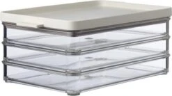 Mepal – Koelkastdoos Omnia Vleeswaren 3-laags – Nordic White – Vleeswarendoos Koelkast – Vershoudbakjes – Makkelijk Stapelbaar – Houdt Vleeswaren Vers – Lucht En- Aromadicht