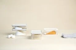 Mepal – Koelkastdoos Omnia Kaas – Nordic Green – Kaasdoos Koelkast – Vershoudbakjes – Makkelijk Stapelbaar – Houdt Kaas Vers – Lucht En- Aromadicht 9 Mepal – Koelkastdoos Omnia Kaas – Nordic Green – Kaasdoos Koelkast – Vershoudbakjes – Makkelijk Stapelbaar – Houdt Kaas Vers – Lucht En- Aromadicht -Mepal 1200x798 29