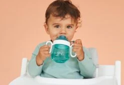 Mepal Mio – Antilekbeker 200 Ml – Gegarandeerd Lekvrij – Deep Turquoise – Kan Tegen Een Stootje – Drinkbeker Voor Kinderen – Oefenbeker 20 Mepal Mio – Antilekbeker 200 Ml – Gegarandeerd Lekvrij – Deep Turquoise – Kan Tegen Een Stootje – Drinkbeker Voor Kinderen – Oefenbeker -Mepal 1200x826 2
