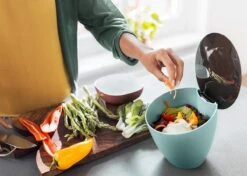 Mepal – Afvalbakje Calypso – Afvalbakje Voor Op Het Aanrecht - 2.2 Liter – Zilver – Grote Vulopening – Gemakkelijk Te Reinigen -Mepal 1200x853 6