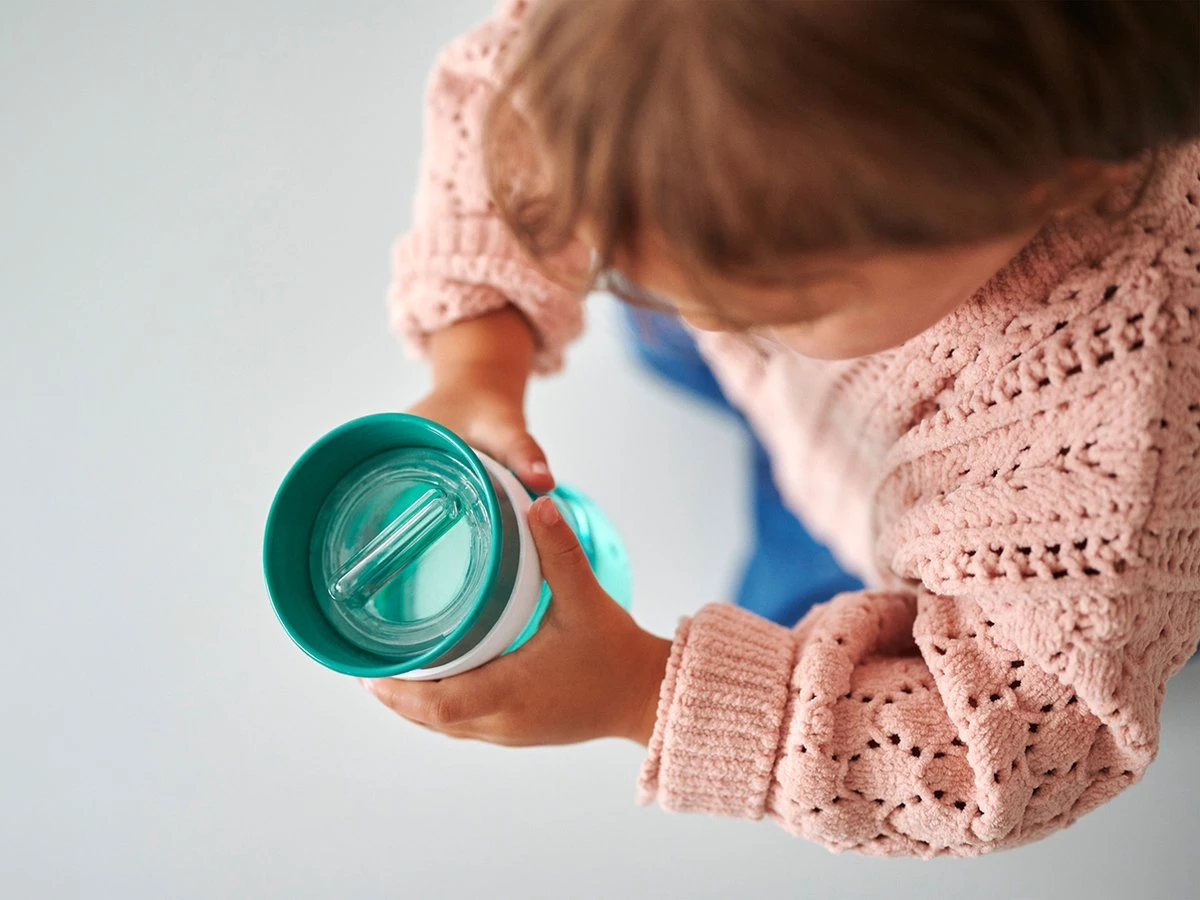 Mepal Mio – 360° Oefenbeker 300 Ml – Stimuleert Het Zelf Drinken – Flowers & Butterflies – Kan Tegen Een Stootje – Drinkbeker Kinderen – Lekvrije Beker 6 Mepal Mio – 360° Oefenbeker 300 Ml – Stimuleert Het Zelf Drinken – Flowers & Butterflies – Kan Tegen Een Stootje – Drinkbeker Kinderen – Lekvrije Beker - Afbeelding 4