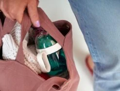 Mepal Mio – Antilekbeker 200 Ml – Gegarandeerd Lekvrij – Deep Blue – Kan Tegen Een Stootje – Drinkbeker Voor Kinderen – Oefenbeker -Mepal 1200x907 1