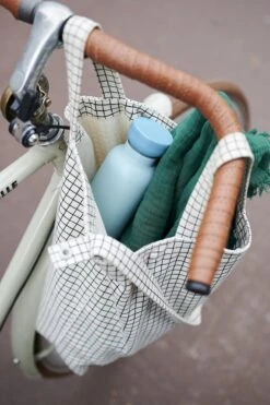 Mepal – Isoleerfles Ellipse 500 Ml – Houdt Je Drankje 12 Uur Warm En 24 Uur Koud – Tinanium – Geschikt Voor Bruiswater – Thermosfles – Lekdicht -Mepal 798x1200